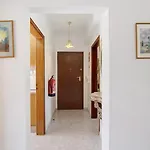 Apartment Golden Rana